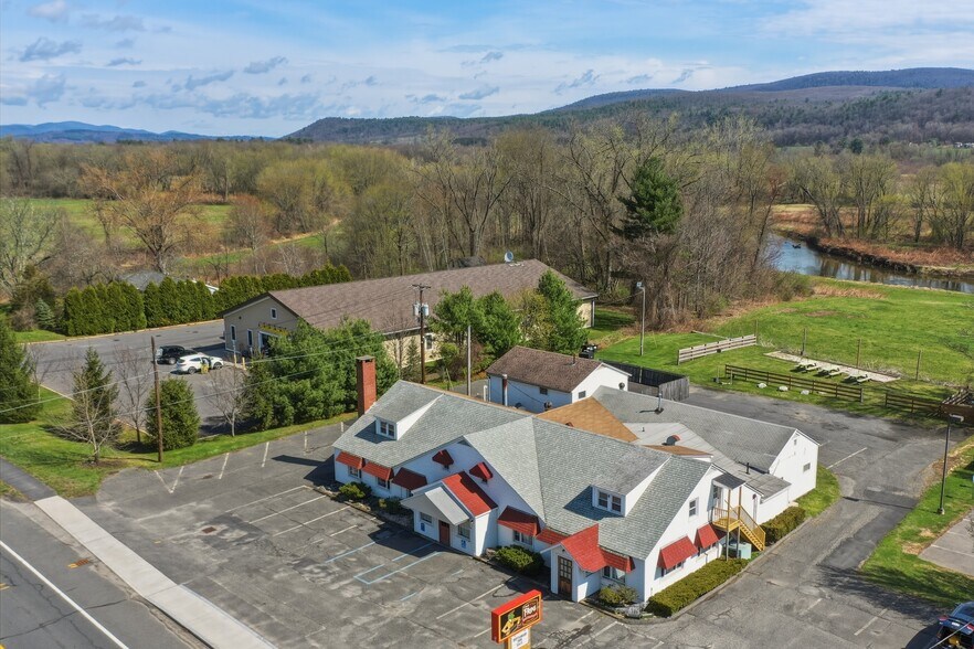 Primary Photo Of 650 N Main St, Sheffield Restaurant For Sale