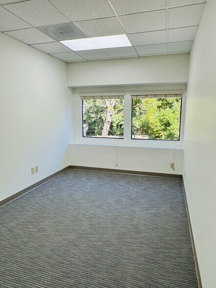 More Photos Of 20665 4th St, Saratoga Loft Creative Space For Lease