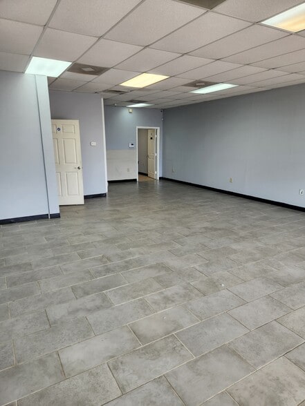 More Photos Of 9730 Southwest Fwy, Houston Freestanding For Lease