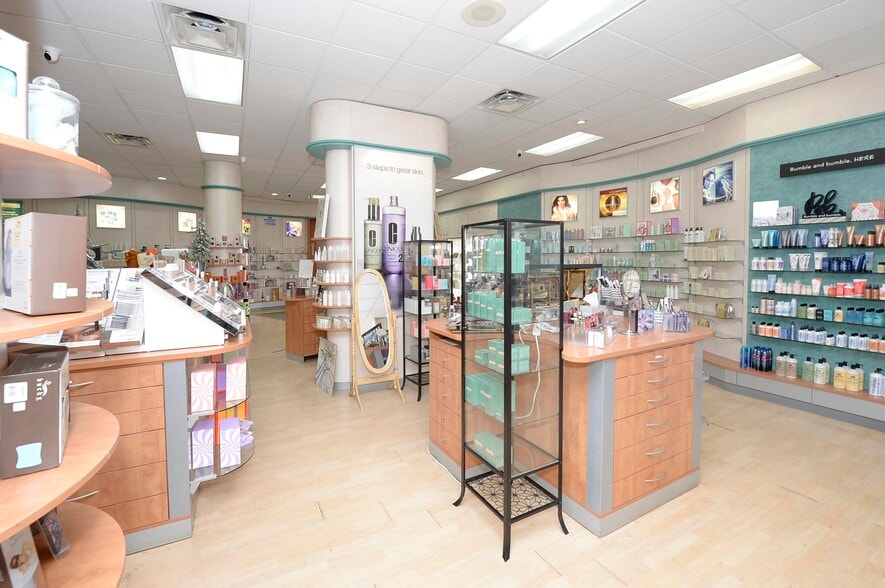 More Photos Of 66 E Ridgewood Ave, Ridgewood General Retail For Lease