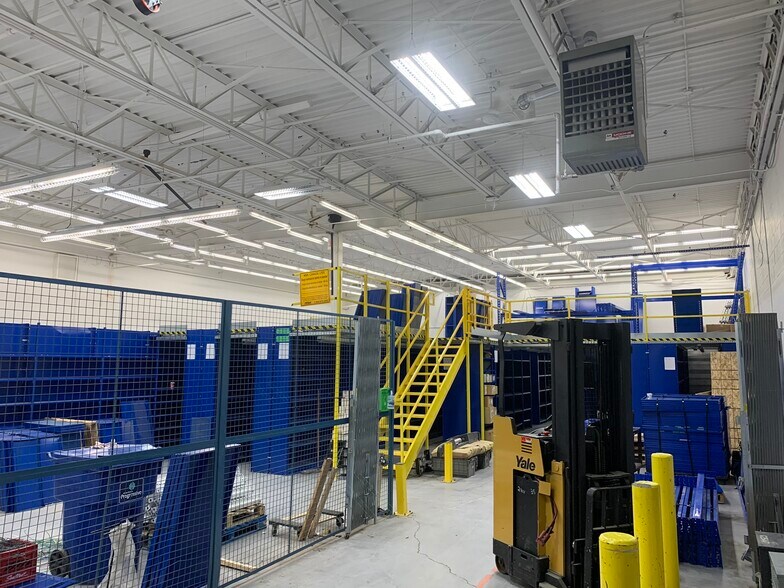 More Photos Of 295-297 Av Labrosse, Pointe-claire Storefront For Lease