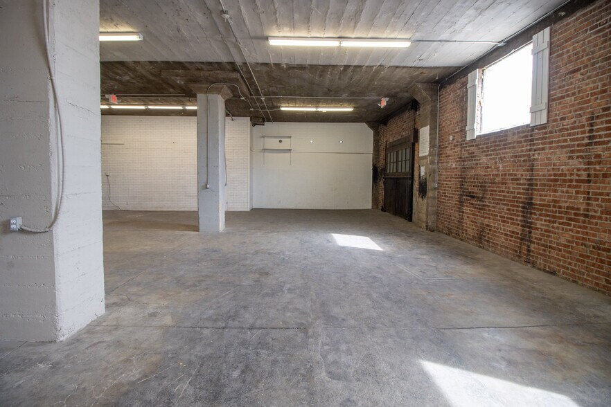 More Photos Of 902 S 1st Ave, Pocatello Distribution For Lease