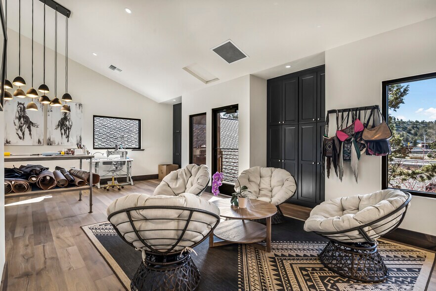 More Photos Of 19885 7th St, Bend Light Manufacturing For Lease