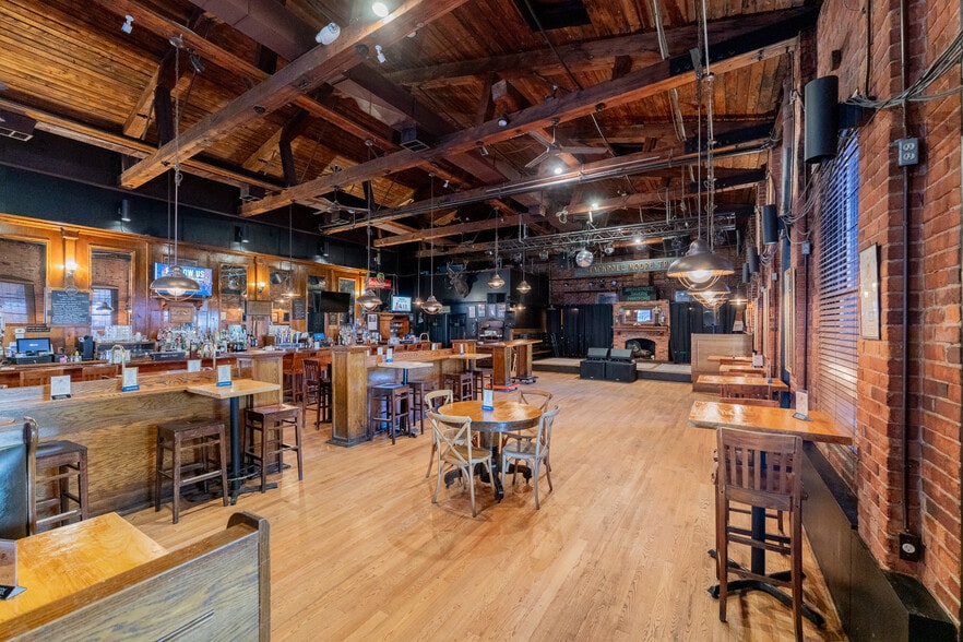 More Photos Of 83-85 Arch St, Hartford Restaurant For Sale