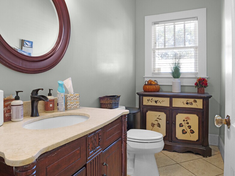 More Photos Of 2020 Aloma Ave, Winter Park Office Residential For Sale