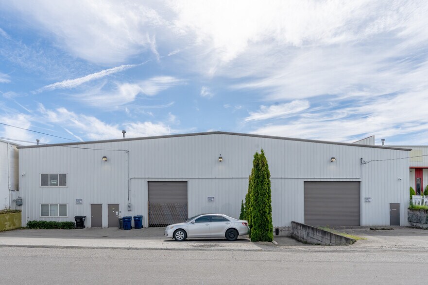 More Photos Of 938 N 127th St, Seattle Warehouse For Sale