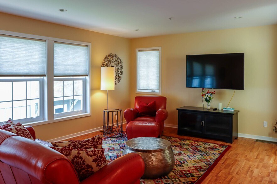 More Photos Of 430 W Center St, Douglas Freestanding For Sale