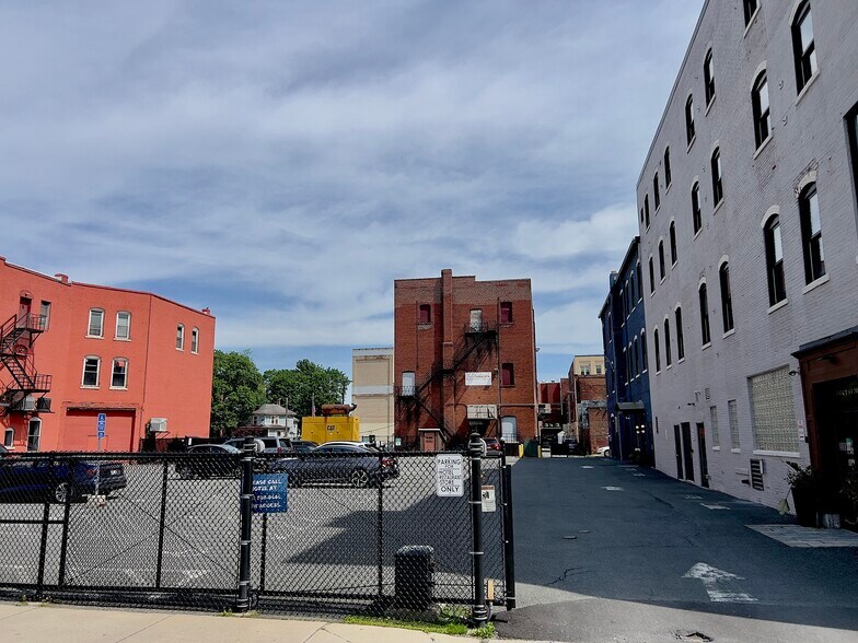 More Photos Of 297 North St, Pittsfield Hotel For Sale