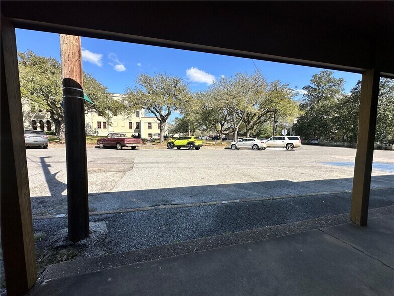 More Photos Of 120 S Charlton St, Woodville Office For Sale