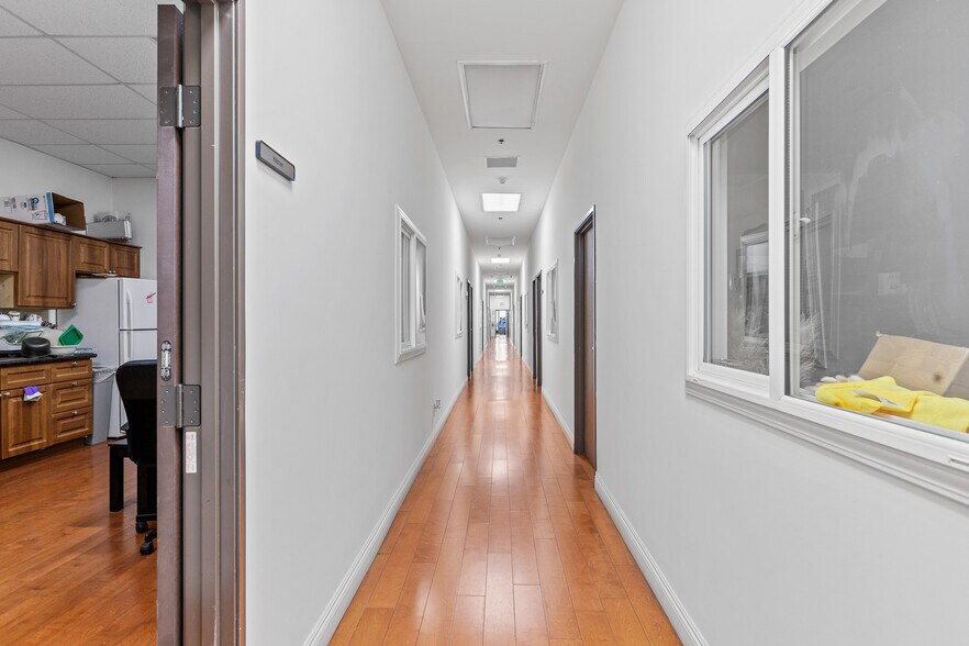 More Photos Of 3900-3912 S Broadway Pl, Los Angeles Manufacturing For Sale