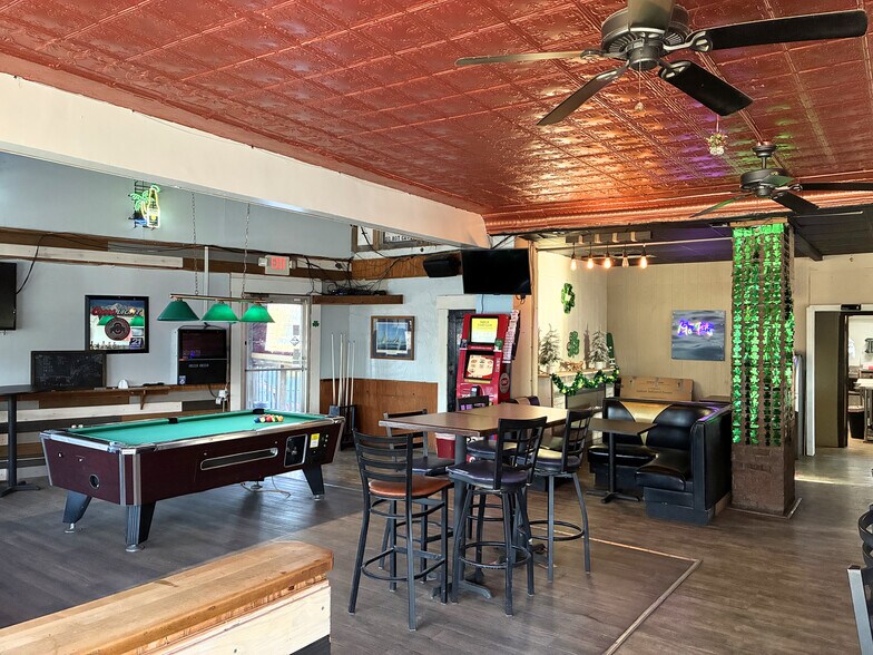 More Photos Of , Sheffield Lake General Retail For Sale