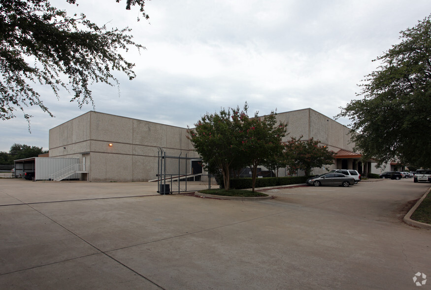 Primary Photo Of 13766 Beta Rd, Dallas Warehouse For Lease