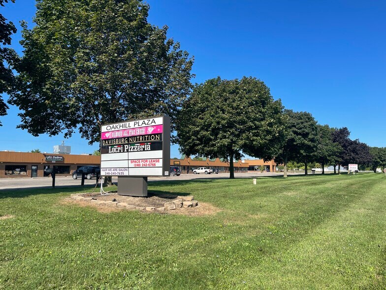 Primary Photo Of 10785-10795 Dixie Hwy, Davisburg Unknown For Lease