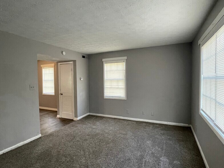 More Photos Of 4053 Log Cabin Dr, Macon-Bibb Apartments For Sale