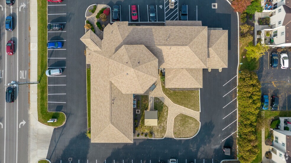 More Photos Of 2121 Bethel Rd, Columbus Office For Lease