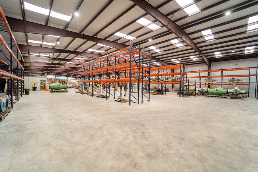 More Photos Of 236 Industrial Park Dr, Victoria Warehouse For Lease