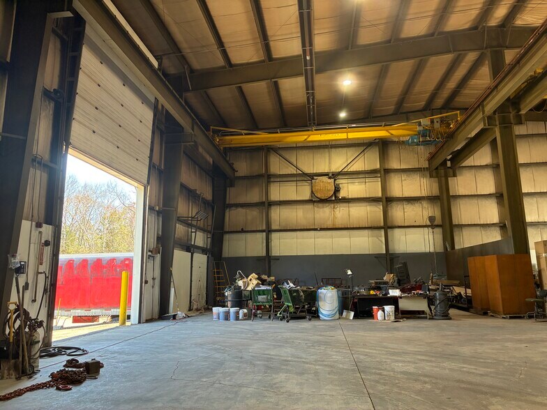 More Photos Of 185 Lafayette Rd, North Hampton Warehouse For Lease
