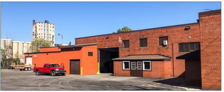 More Photos Of 1230 W Bruce St, Milwaukee Manufacturing For Lease