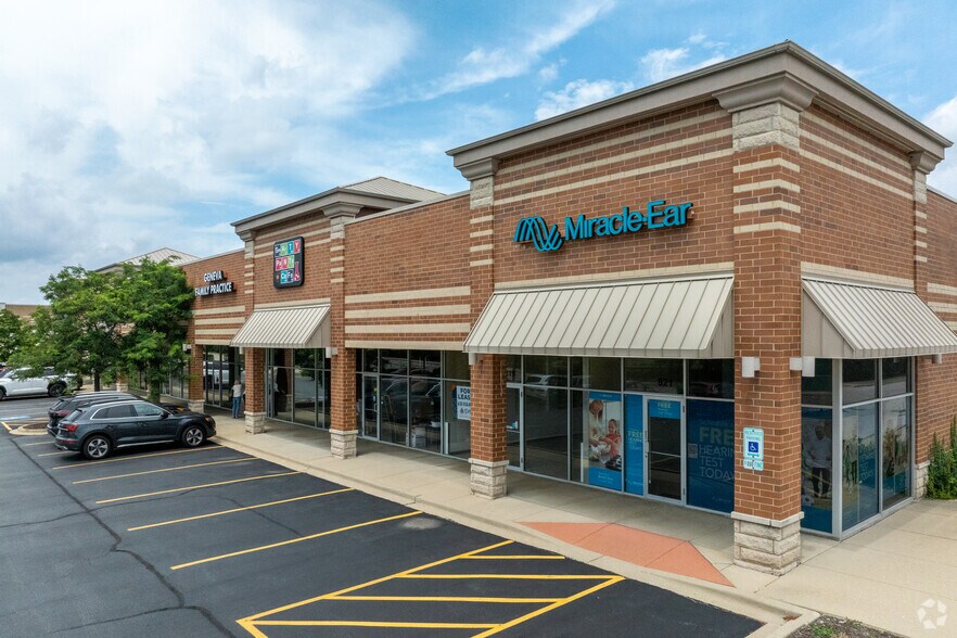 Primary Photo Of 805-821 N Randall Rd, Batavia Storefront For Lease