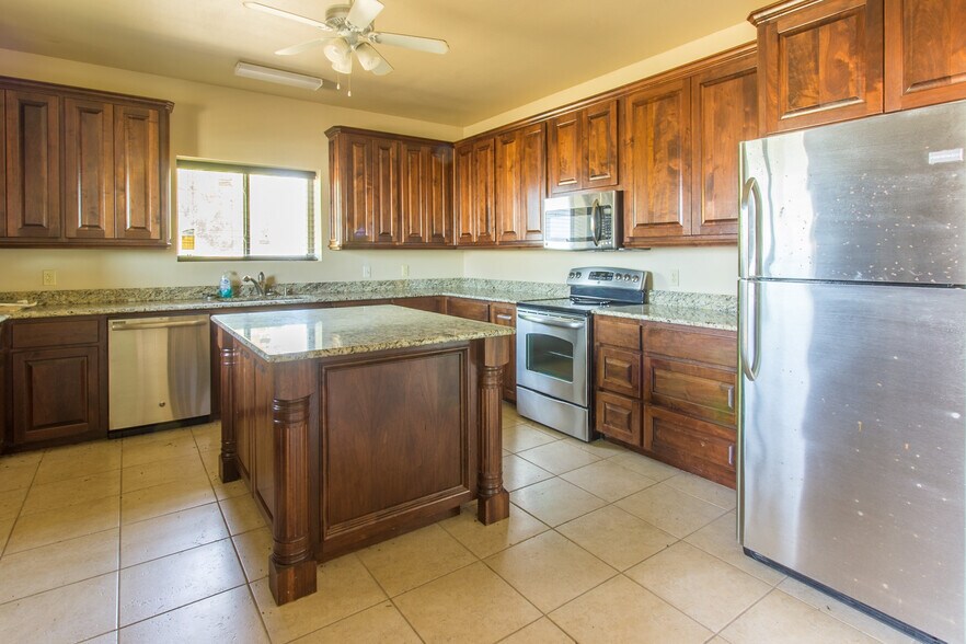 More Photos Of 4067 US Highway 59, Beeville Warehouse For Sale