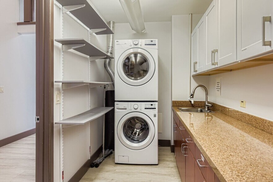 More Photos Of 5420 S Quebec St, Englewood Medical For Lease