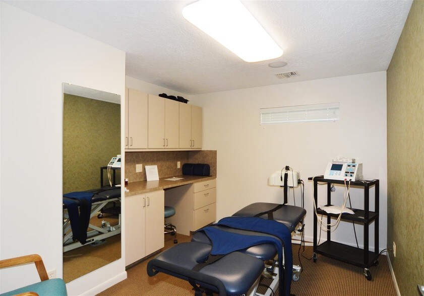 More Photos Of 12325 Scarsdale Blvd, Houston Medical For Sale