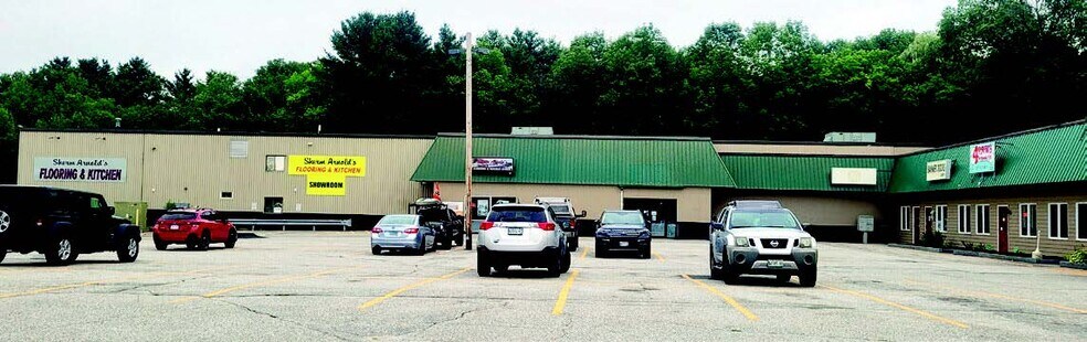 More Photos Of 675 Main St, Lewiston Freestanding For Sale