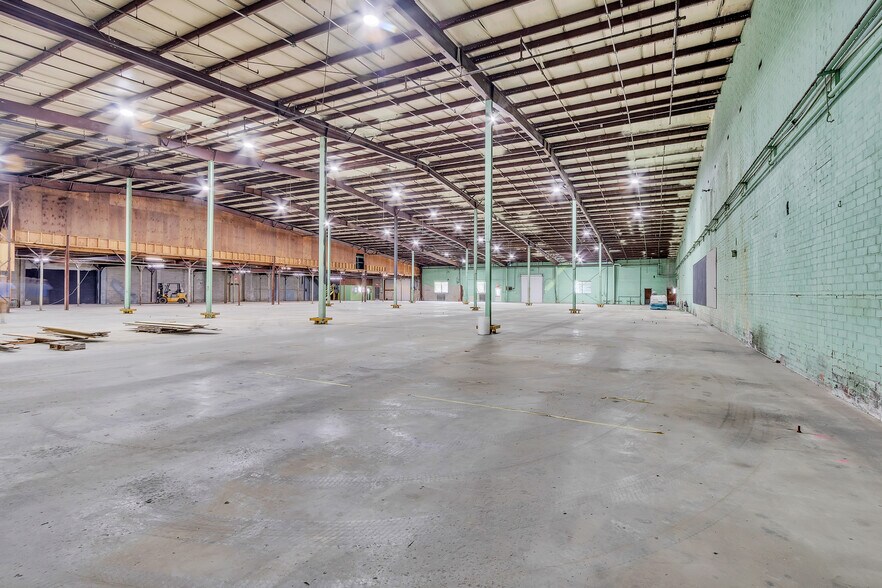 More Photos Of 121 Trotter Industrial Ln, Saluda Warehouse For Lease
