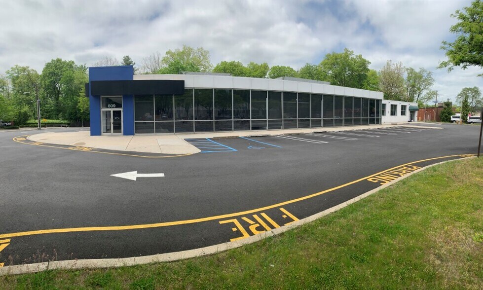Primary Photo Of 809 N State Route 17, Paramus Freestanding For Lease