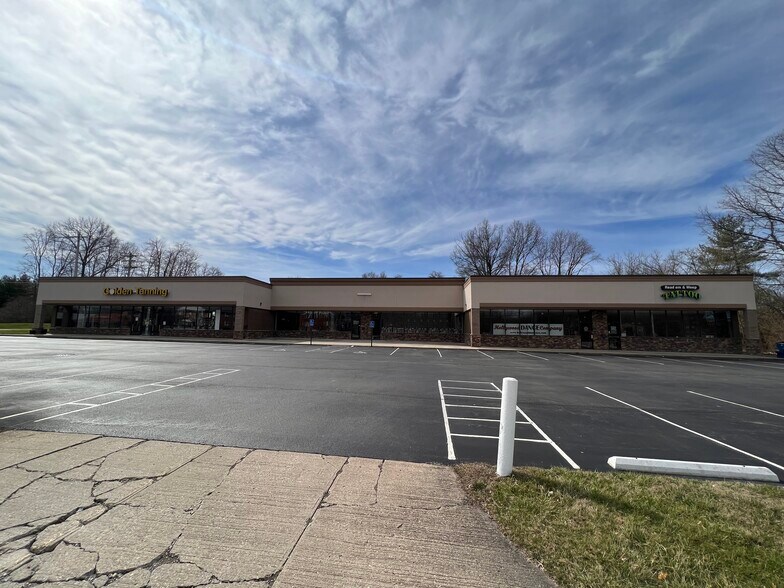 More Photos Of 917-925 Ohio Pike, Cincinnati General Retail For Lease