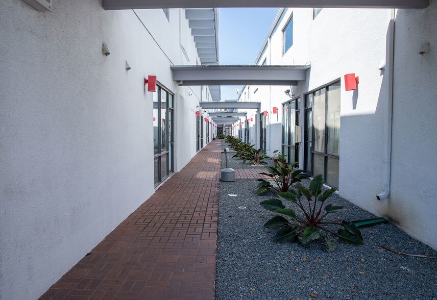 More Photos Of 7311 NW 12th St, Doral Light Distribution For Sale