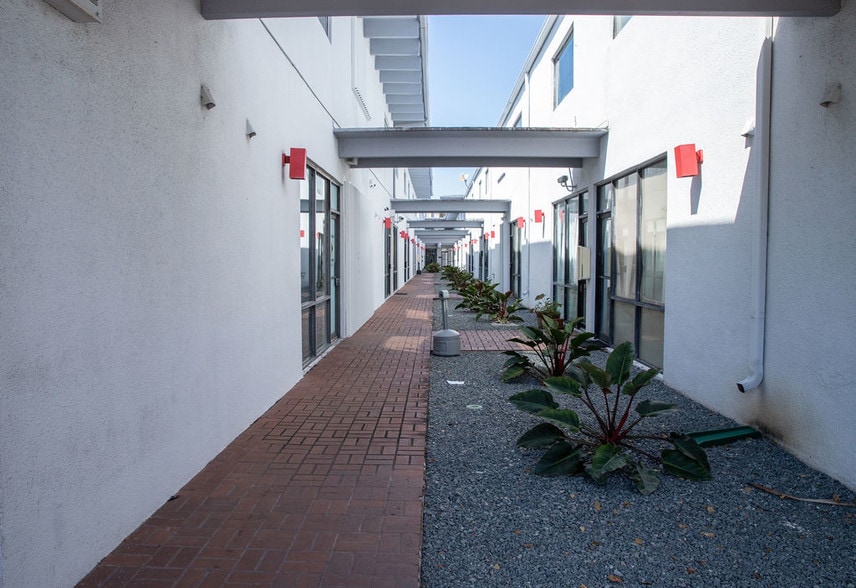 More Photos Of 7311 NW 12th St, Doral Light Distribution For Sale