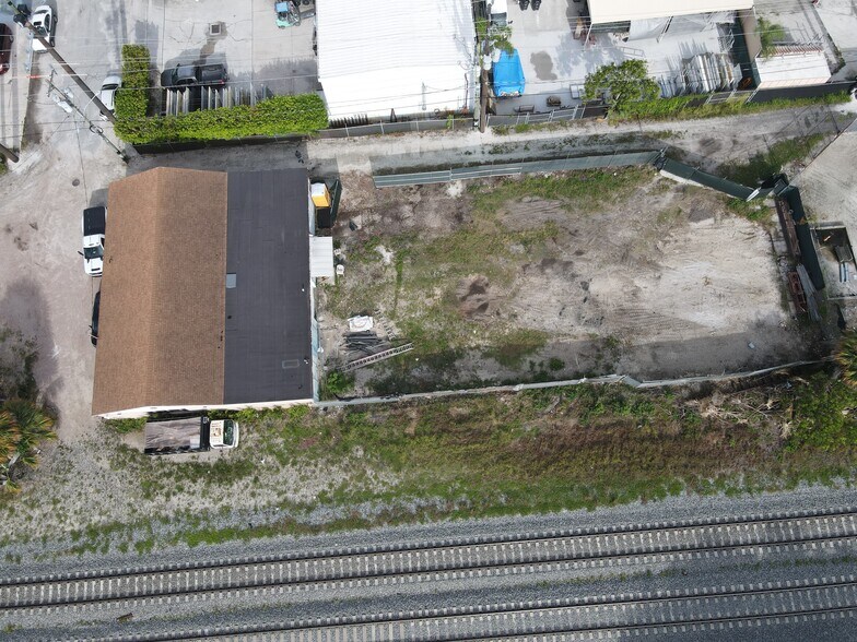 Primary Photo Of 1110 2nd Ave S, Lake Worth Warehouse For Sale