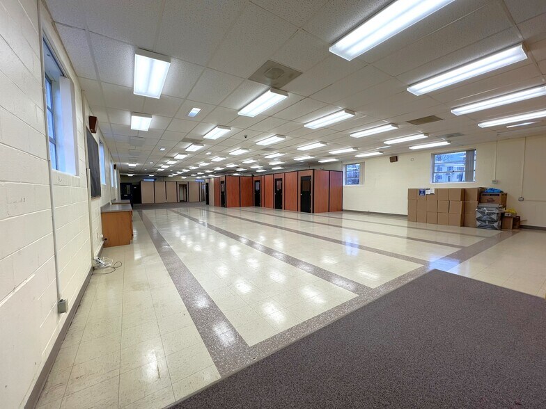 More Photos Of 163 9th St, New Florence Medical For Sale