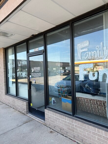 More Photos Of 3208 S Alpine Rd, Rockford Unknown For Lease