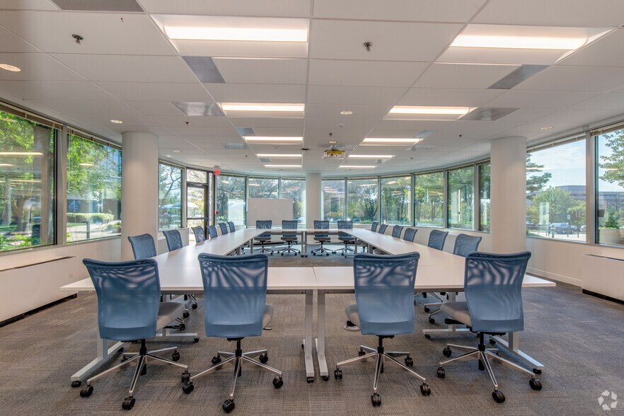 More Photos Of 6411 Ivy Ln, Greenbelt Office For Lease