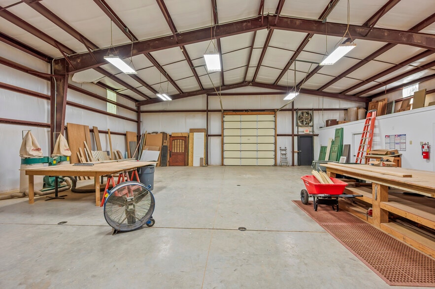 More Photos Of 811 W 8th St, Winston-Salem Warehouse For Sale