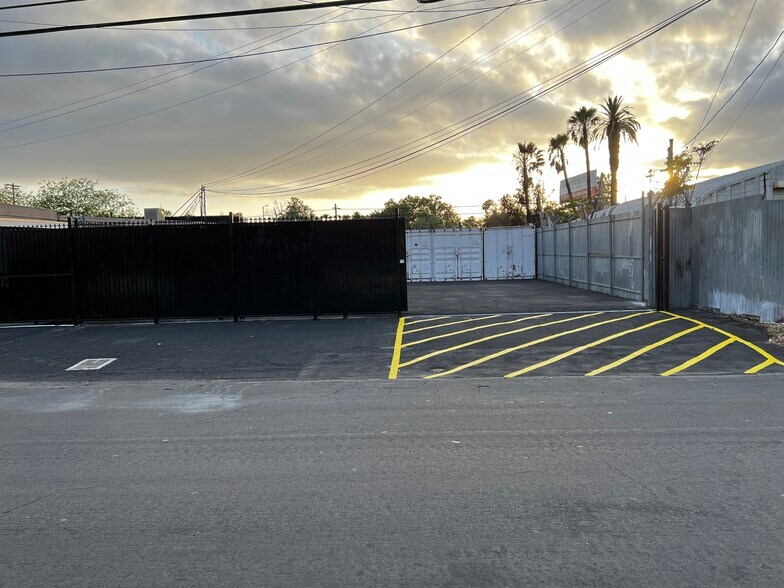More Photos Of 7305 Deering Ave, Canoga Park Land For Lease