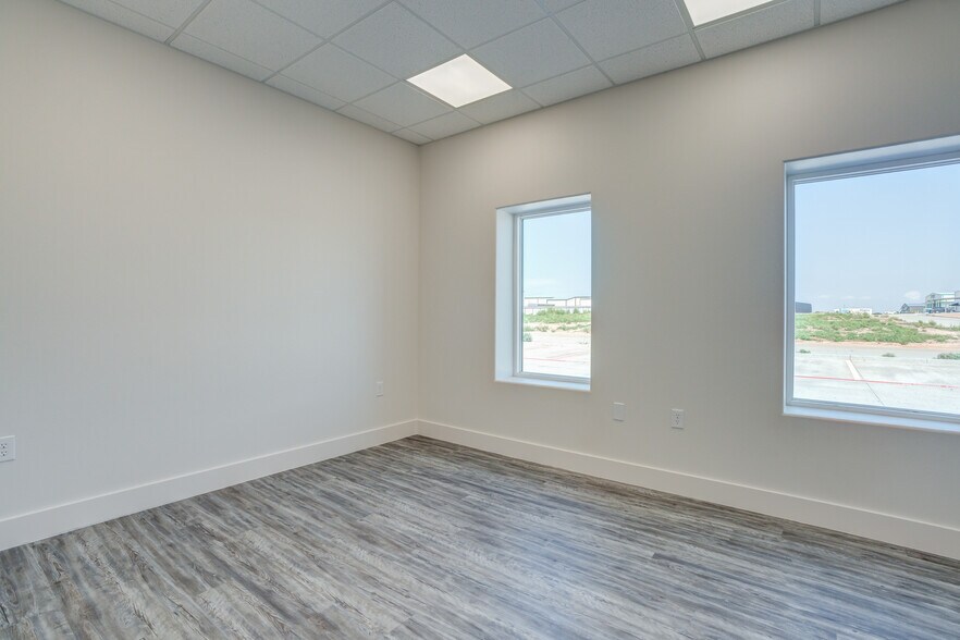 More Photos Of 3814 County Road 1350, Lubbock Distribution For Sale