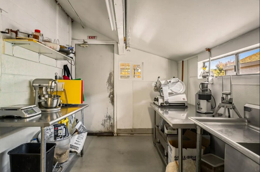 More Photos Of 145 S Auburn St, Grass Valley Restaurant For Sale