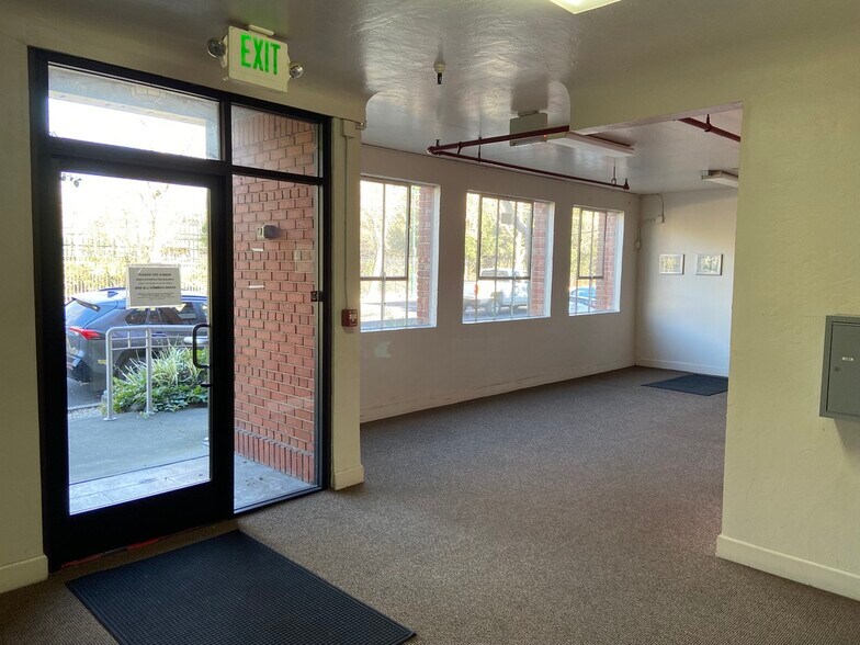 More Photos Of 1251-1259 Park Ave, Emeryville Warehouse For Sale