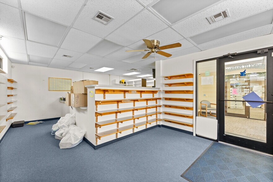 More Photos Of 202 S 9th St, Humboldt General Retail For Sale
