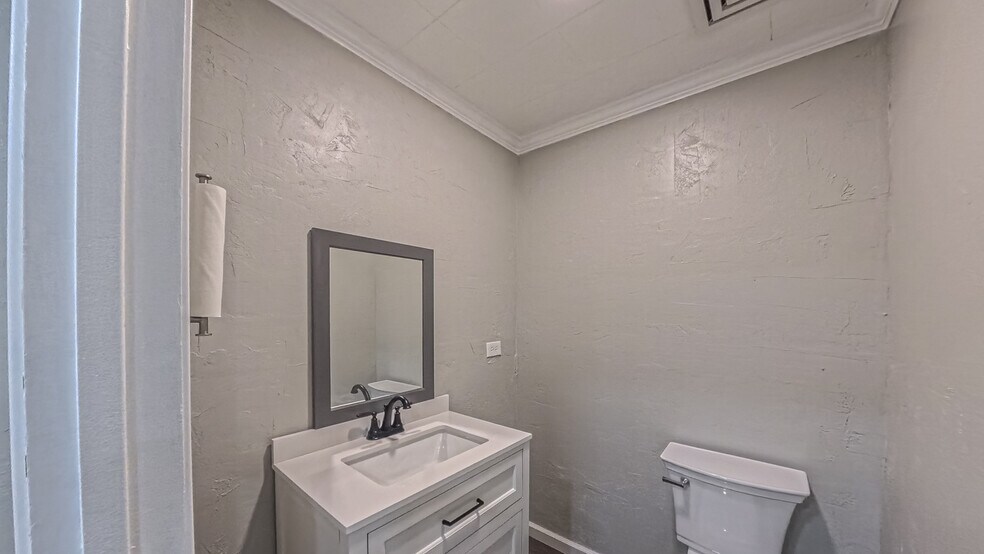 More Photos Of 1502 S Lipscomb St, Amarillo Light Distribution For Sale