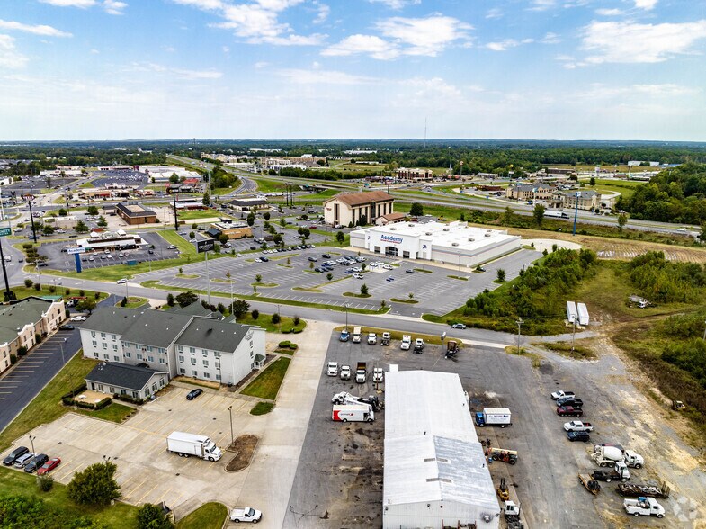 More Photos Of 150 McBride Ln, Paducah Freestanding For Sale