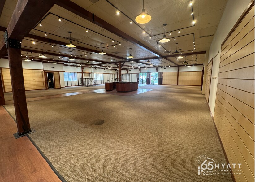 More Photos Of 1041 State Route 3 N, Gambrills Showroom For Lease