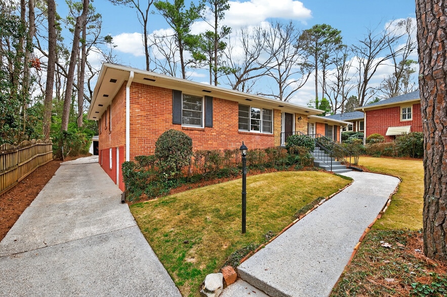 More Photos Of 827 Pinetree Dr, Decatur Apartments For Sale