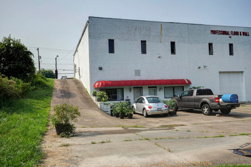 More Photos Of 4495 Teays Valley Rd, Scott Depot General Retail For Sale