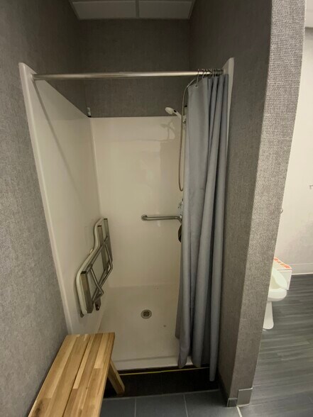 More Photos Of 3436-3500 Granite Cir, Toledo Medical For Lease