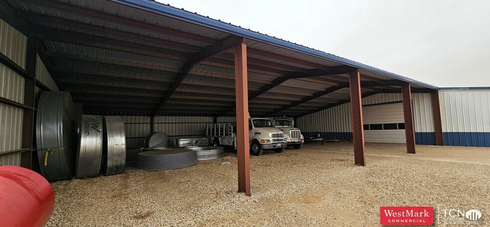 More Photos Of 824 Avenue B, Abernathy Service Station For Sale