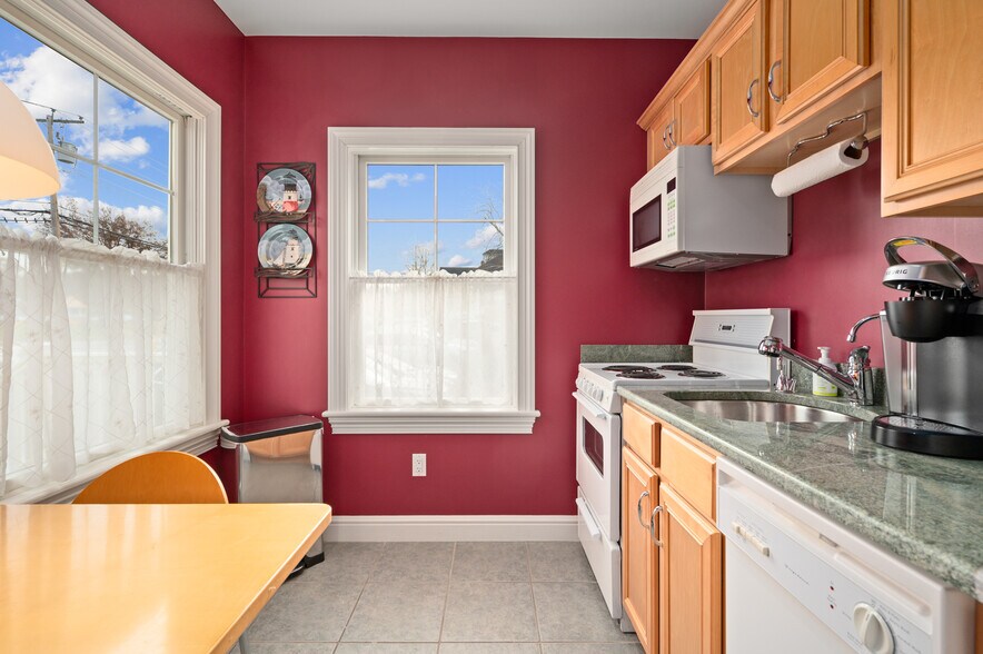 More Photos Of 13 Bartlet St, Andover Office For Lease